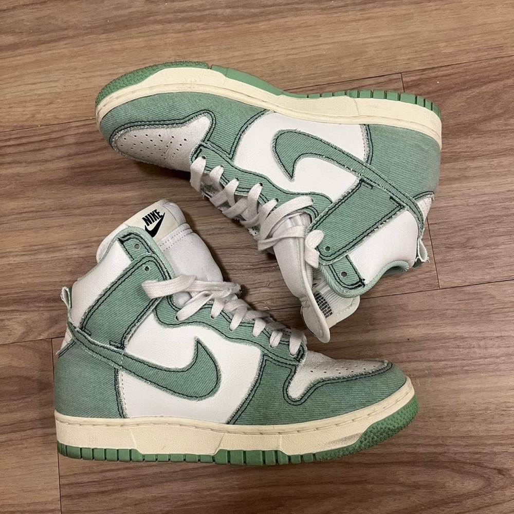 Nike high dunk sneakers